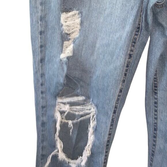 No Boundaries Distressed Light Wash Straight-Leg Denim Jeans Womens Size 17 - Picture 4 of 10